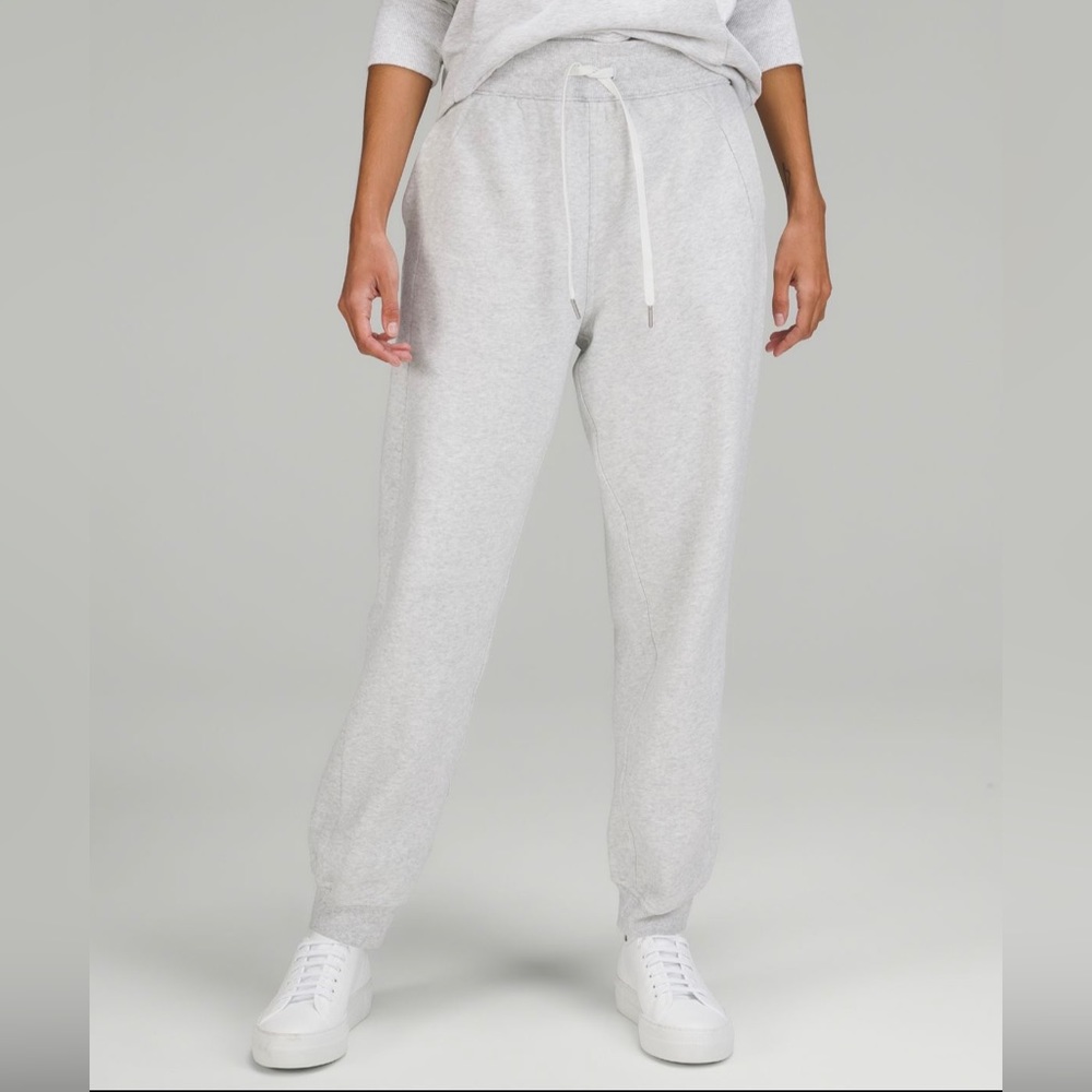 *SOLD*Lululemon Scuba High-Rise Relaxed Jogger *Full Length